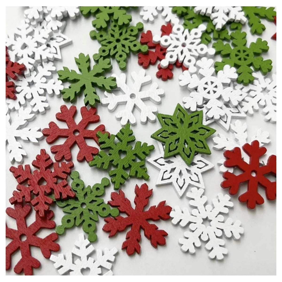 100pcs 25mm Snowflake Painted Wooden Forms for Scrapbooking