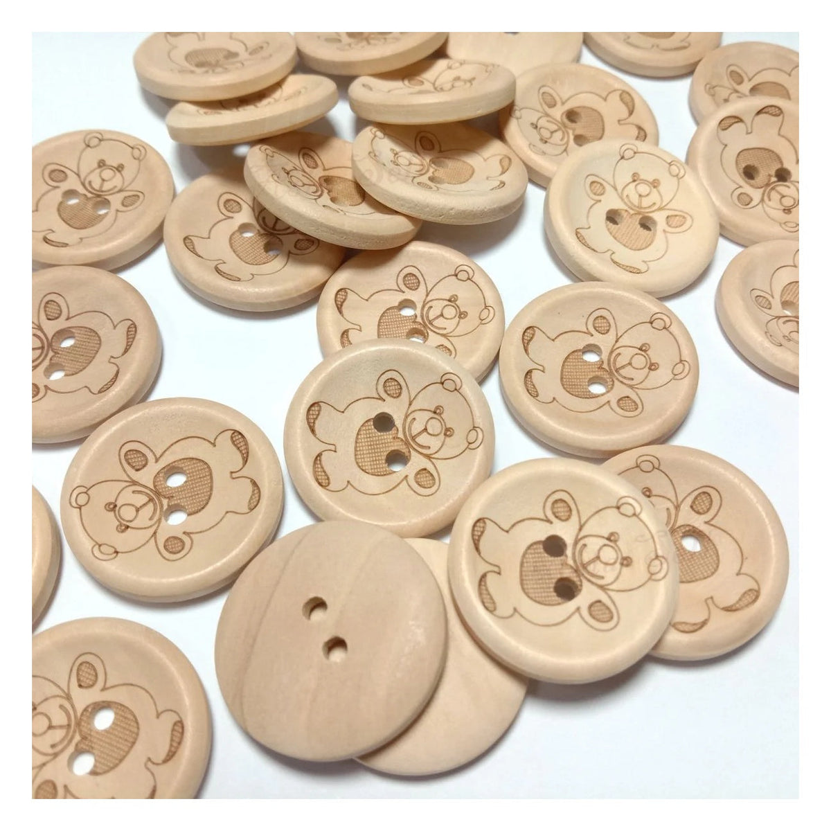 200pcs Wooden Buttons 15mm-25mm 2-Holes Teddy Pattern Round – Wooden buttons with teddy bear designs on a white background