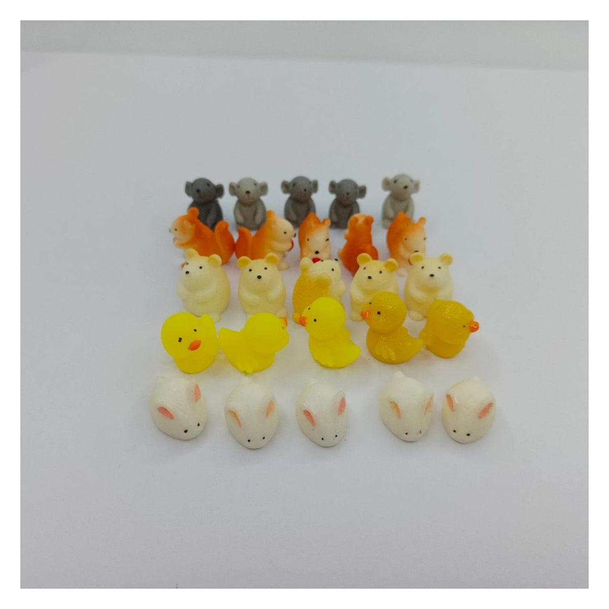 25pcs Tiny Animal Resin Figurines – Collection of small animal figurines on a white background
