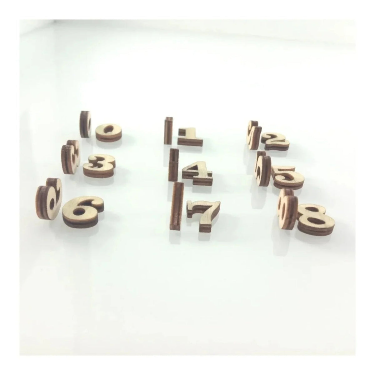 2pcs Mini Wooden Numbers 15mm High DIY Craft