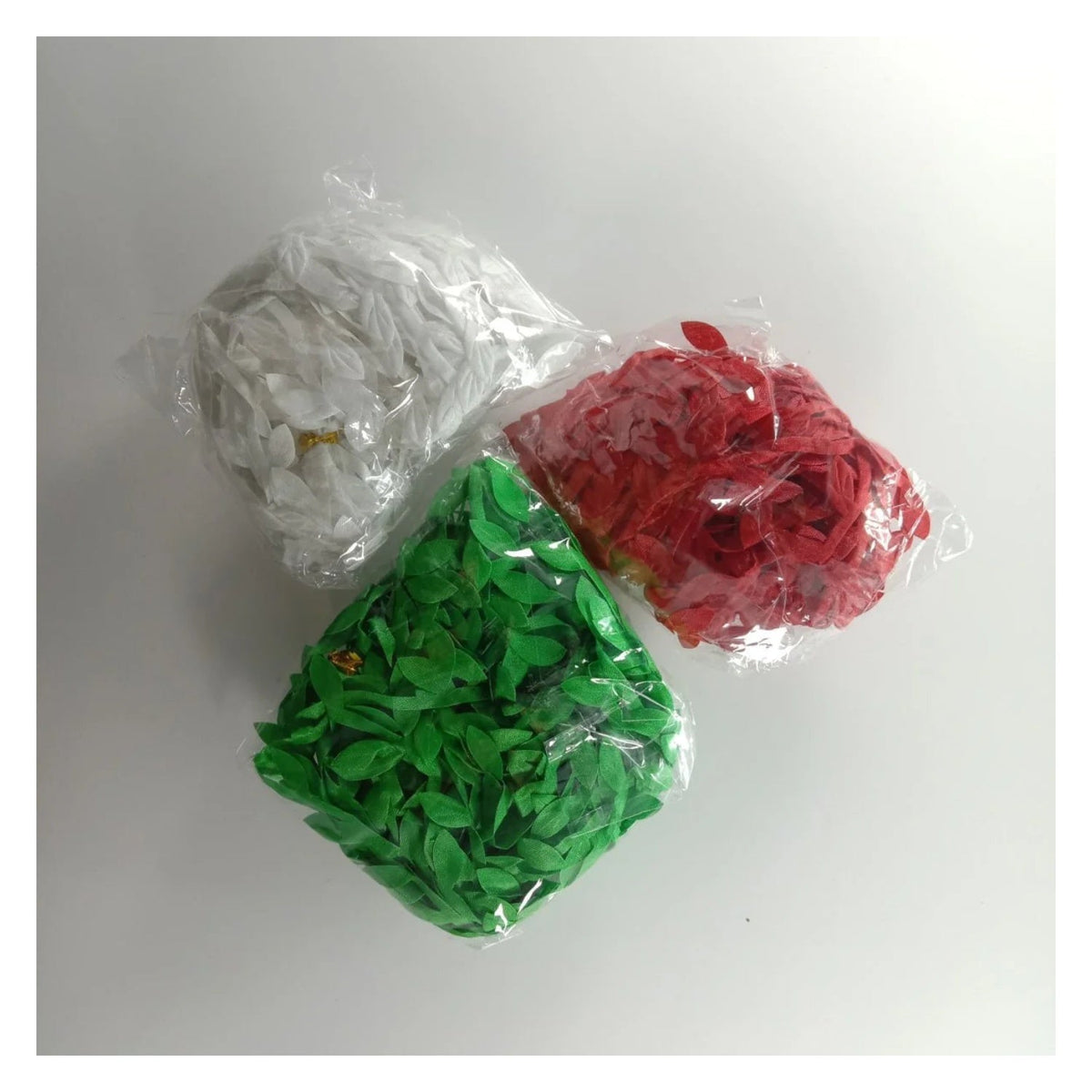 Artificial Vine Leaves Christmas Rope – 3 x 10m Red Green White