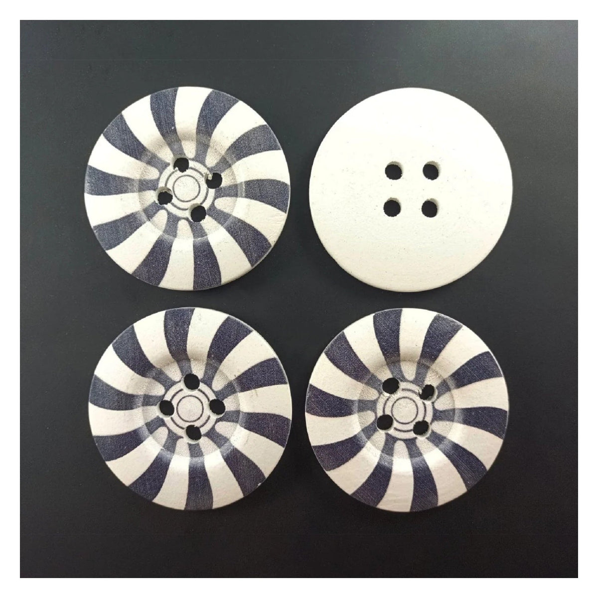 4pcs 50mm Painted Wooden Buttons – 9. Black and White Spirals