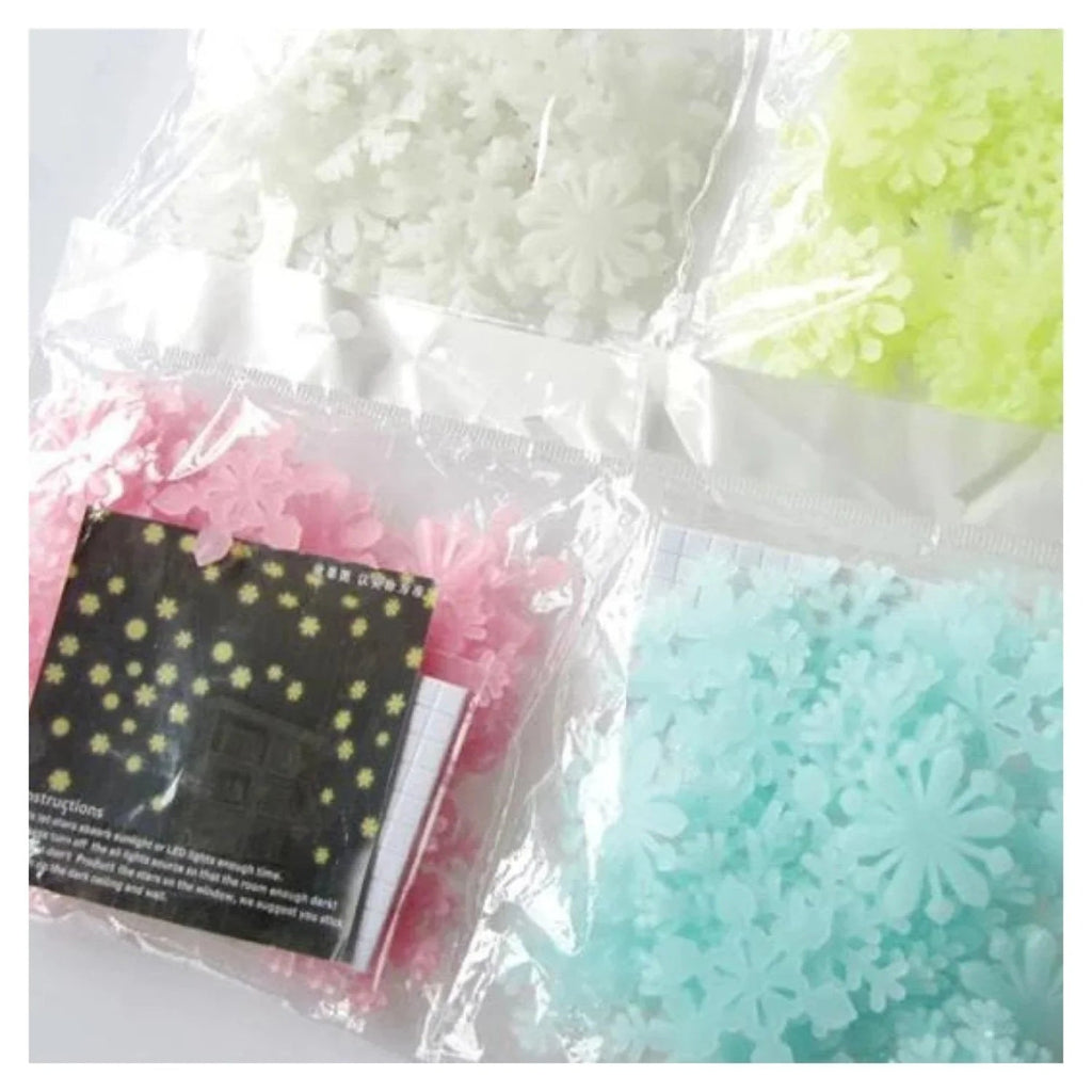 50pcs 3D Snowflake Glow In The Dark Wall Stickers