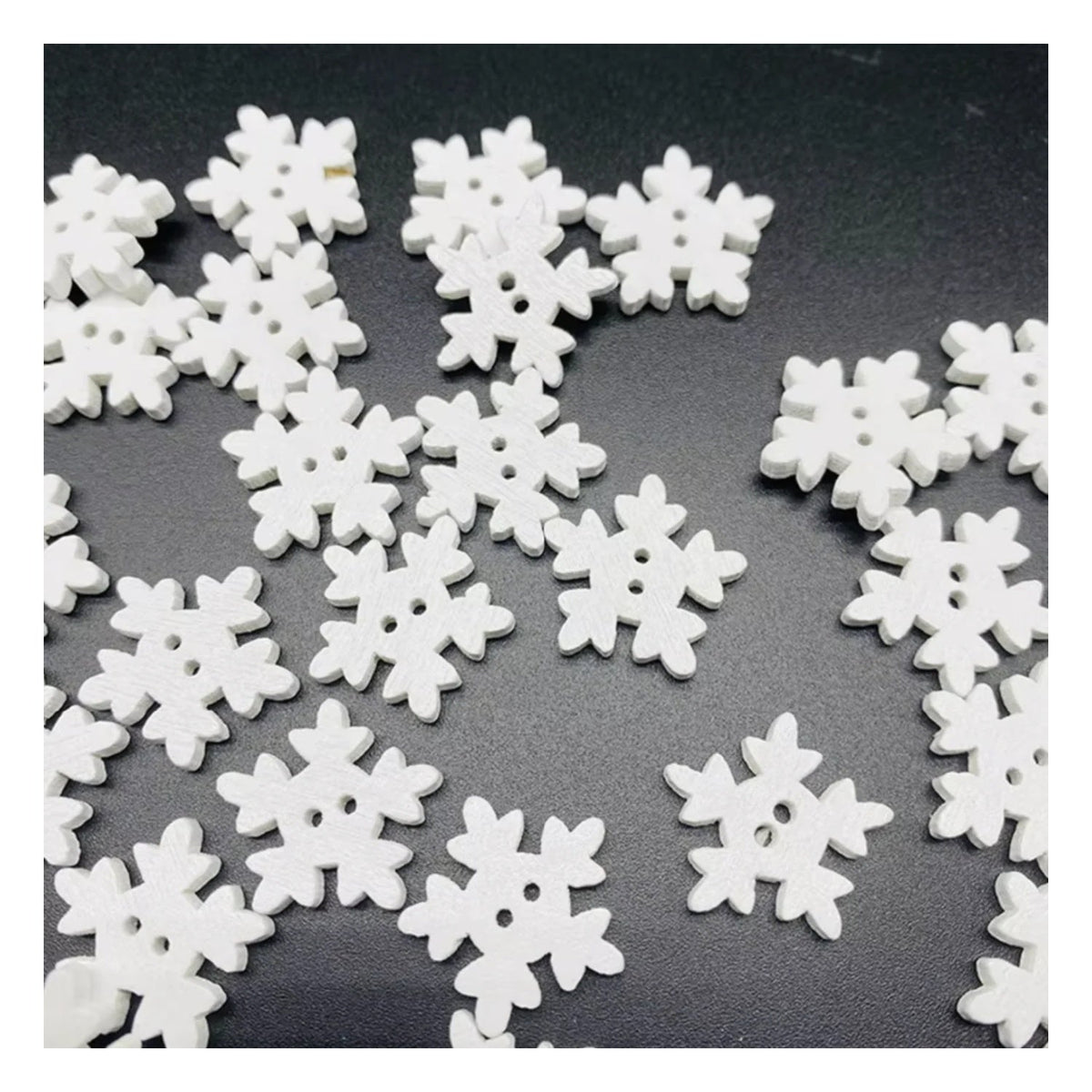 50pcs 18mm White Wooden Snowflake Pendants